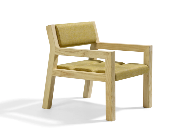 PARK+ - Upholstered armchair with armrests _ Blå Station